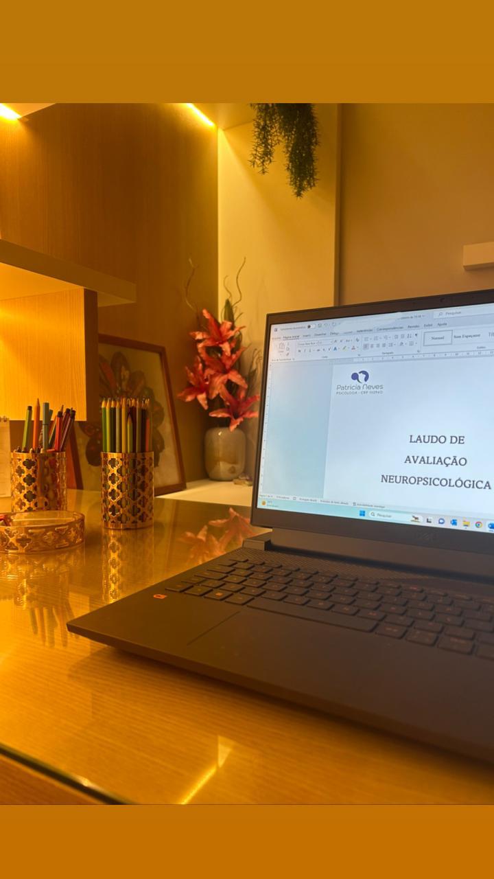 Laudo de Avaliação Neuropsicológica no computador